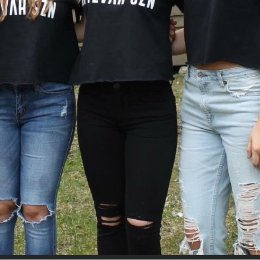 distressed skinny jeans
